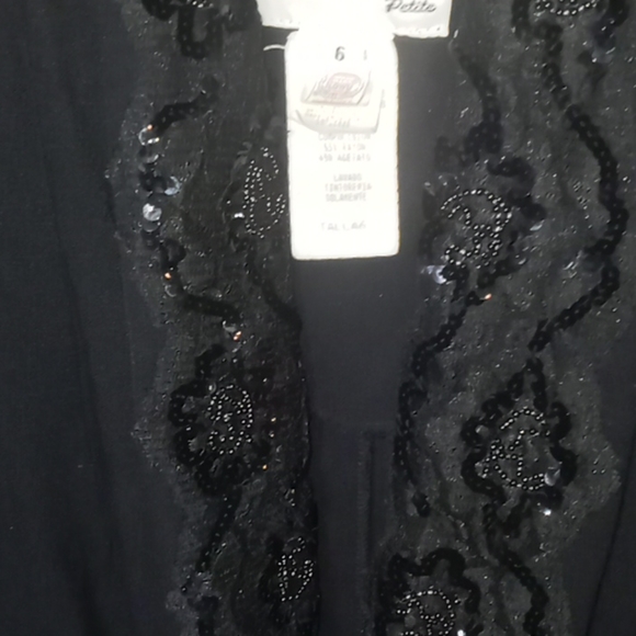 Blazer - Picture 2 of 5